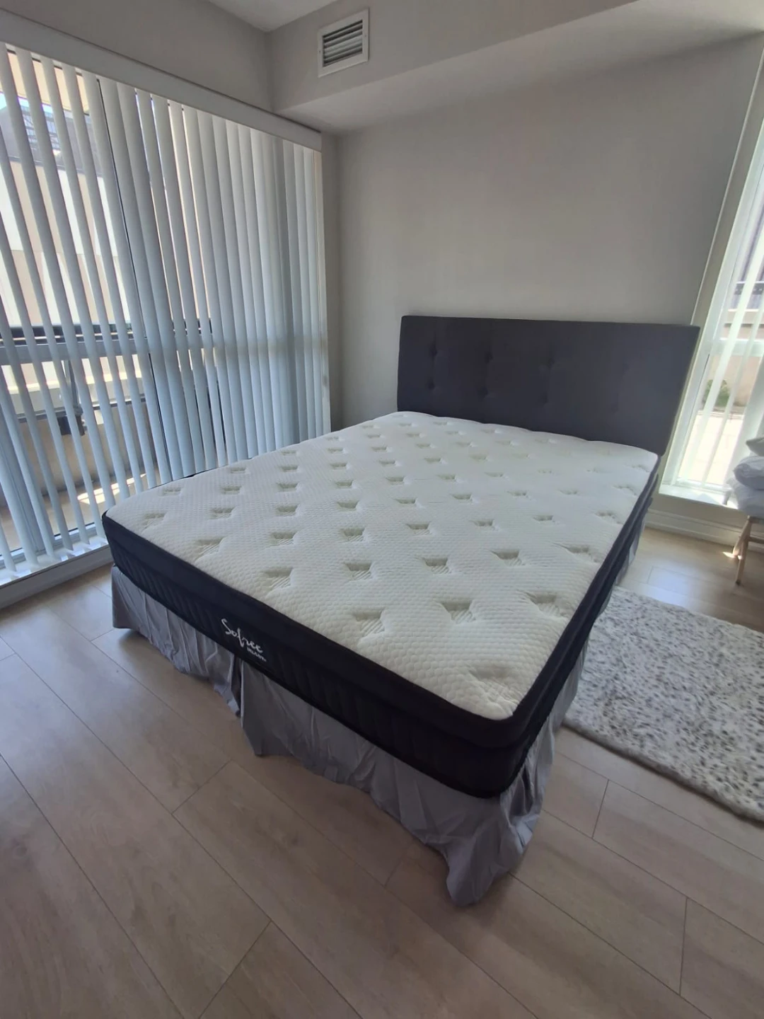 Queen bed for sale - photo 2