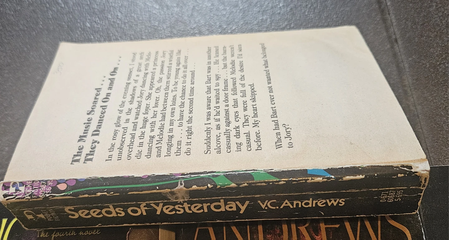 V.C. Andrews Paperback Book Collection - 33 Books - photo 2