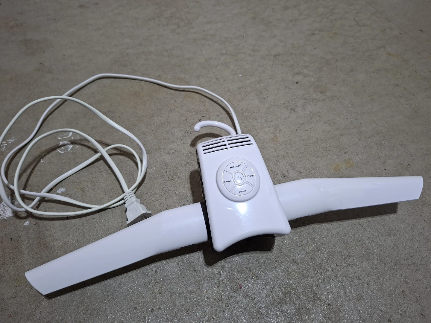 Portable Electric Clothes Dryer Hanger - photo 3