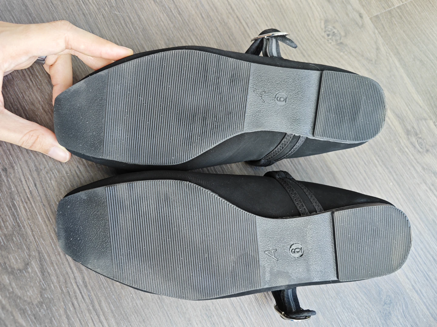 Black Flats Size 6 - photo 2