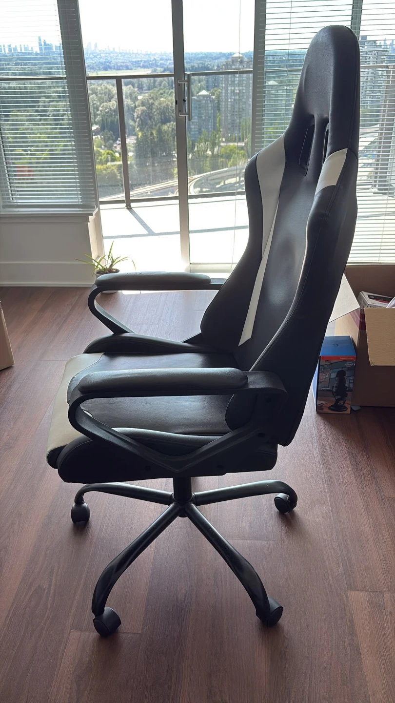 Black and White Gaming Chair - photo 3