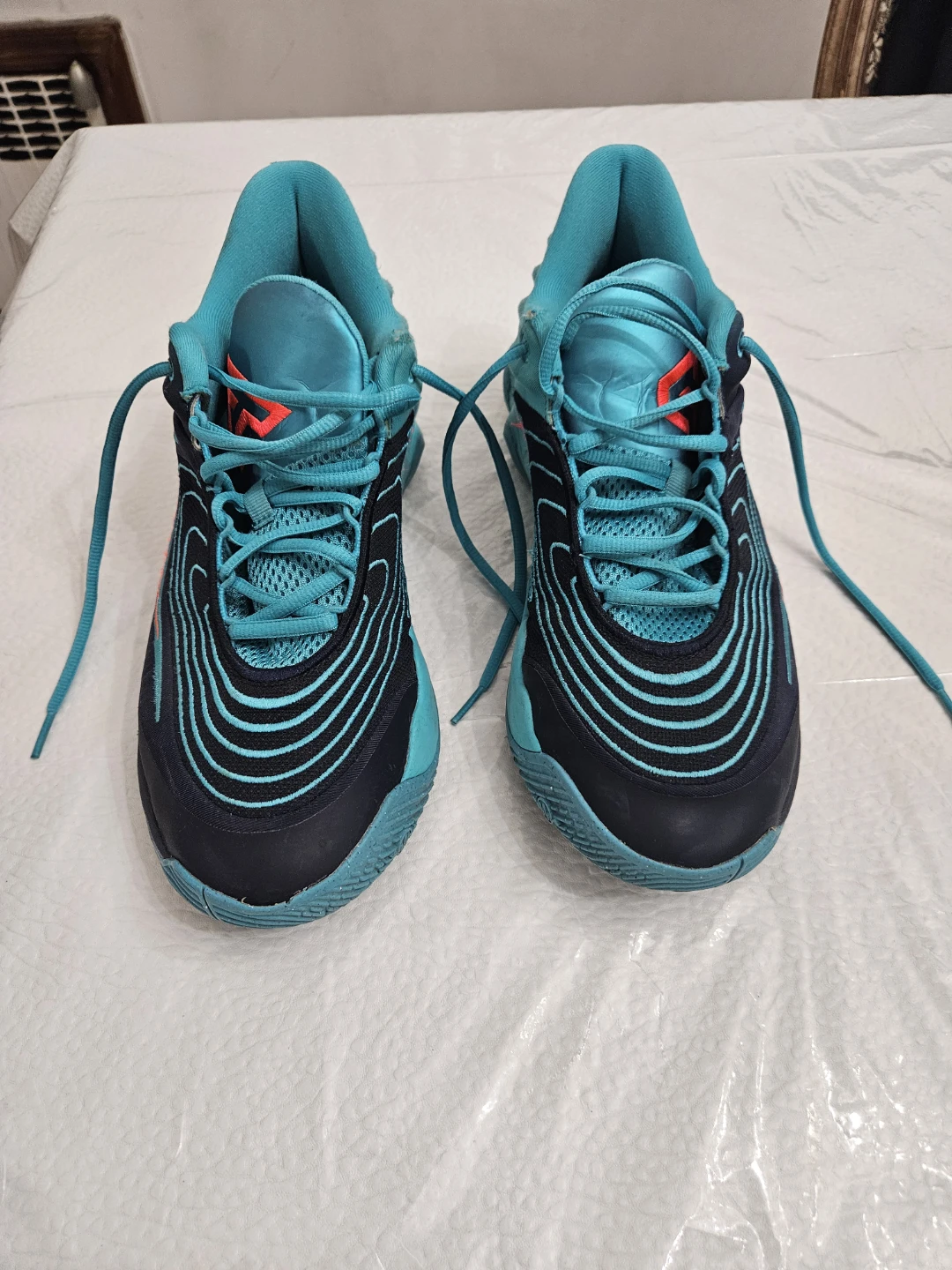 Mens nike Giannis 4 sneakers size 10.5 - photo 2