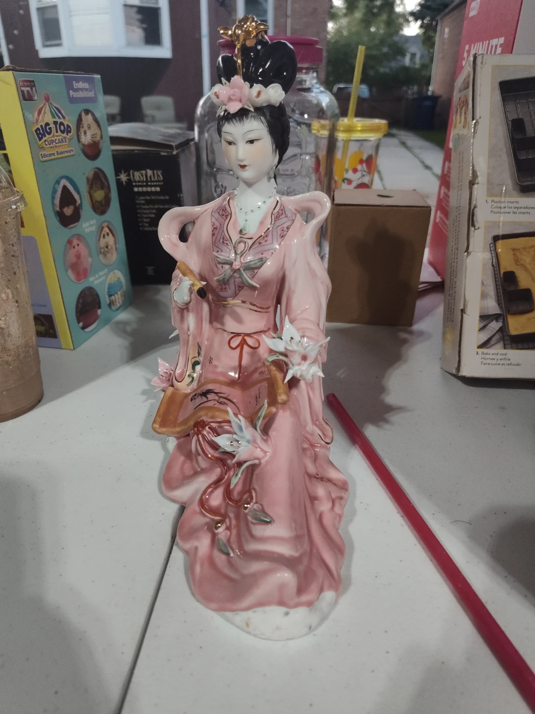 Decorative Ceramic Figurine of a Woman - photo 3