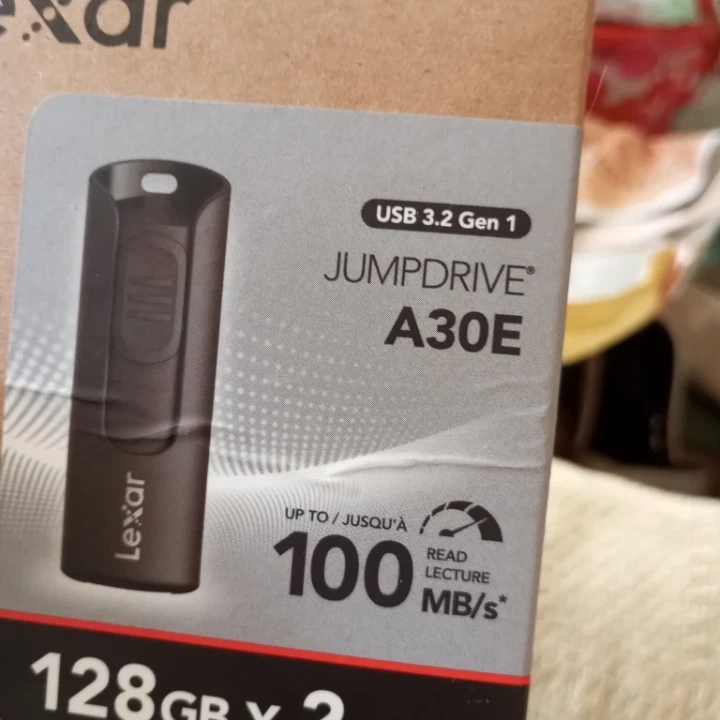 Lexar JumpDrive A30E USB 3.2 Gen 1 Flash Drive - photo 3