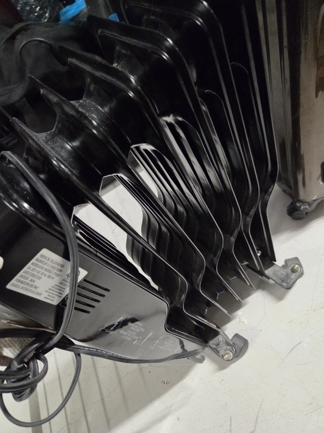 DeLonghi Oil Heater - photo 2