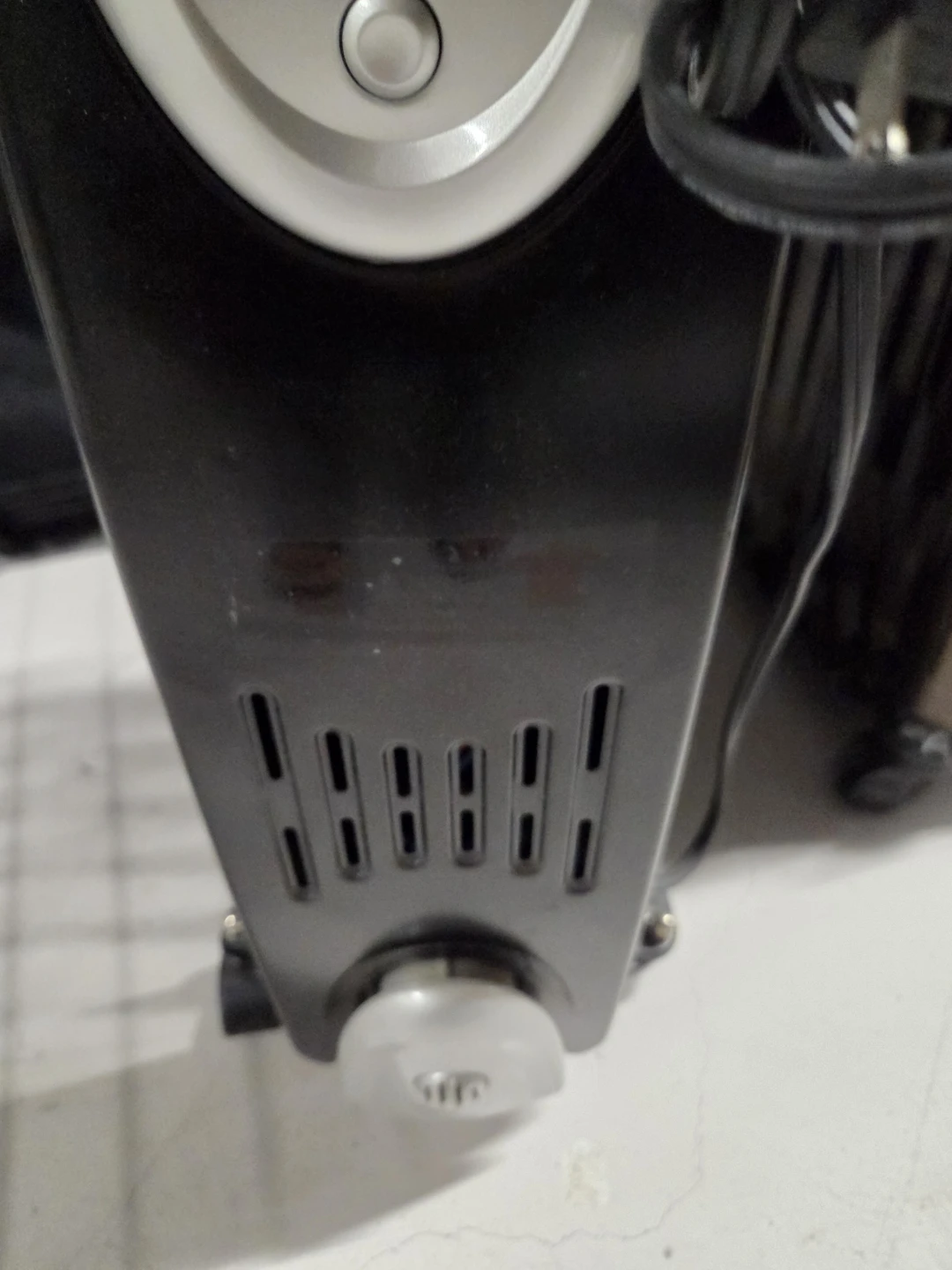 DeLonghi Oil Heater - photo 4