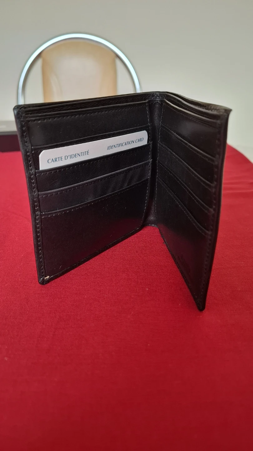 NEW Donato Black Leather Bifold Wallet