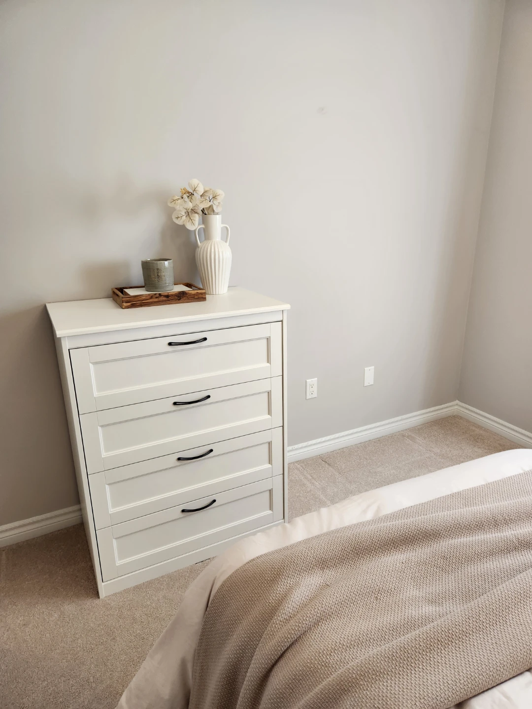 White 4-Drawer Dresser