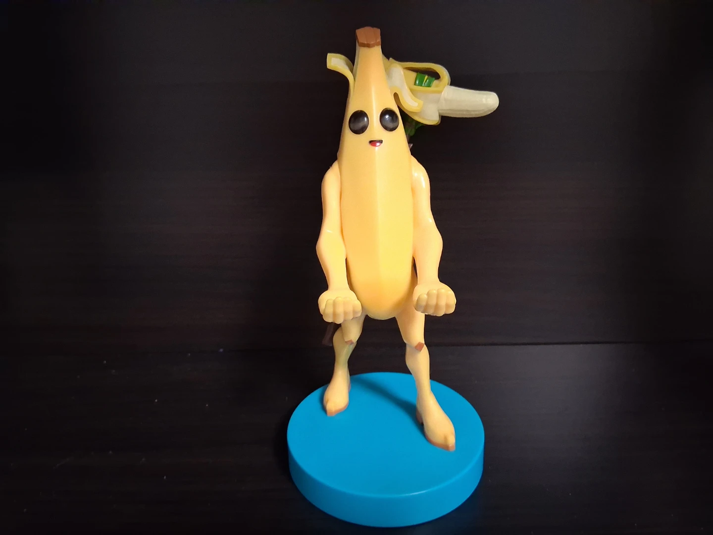 Fortnite Peely controller stand