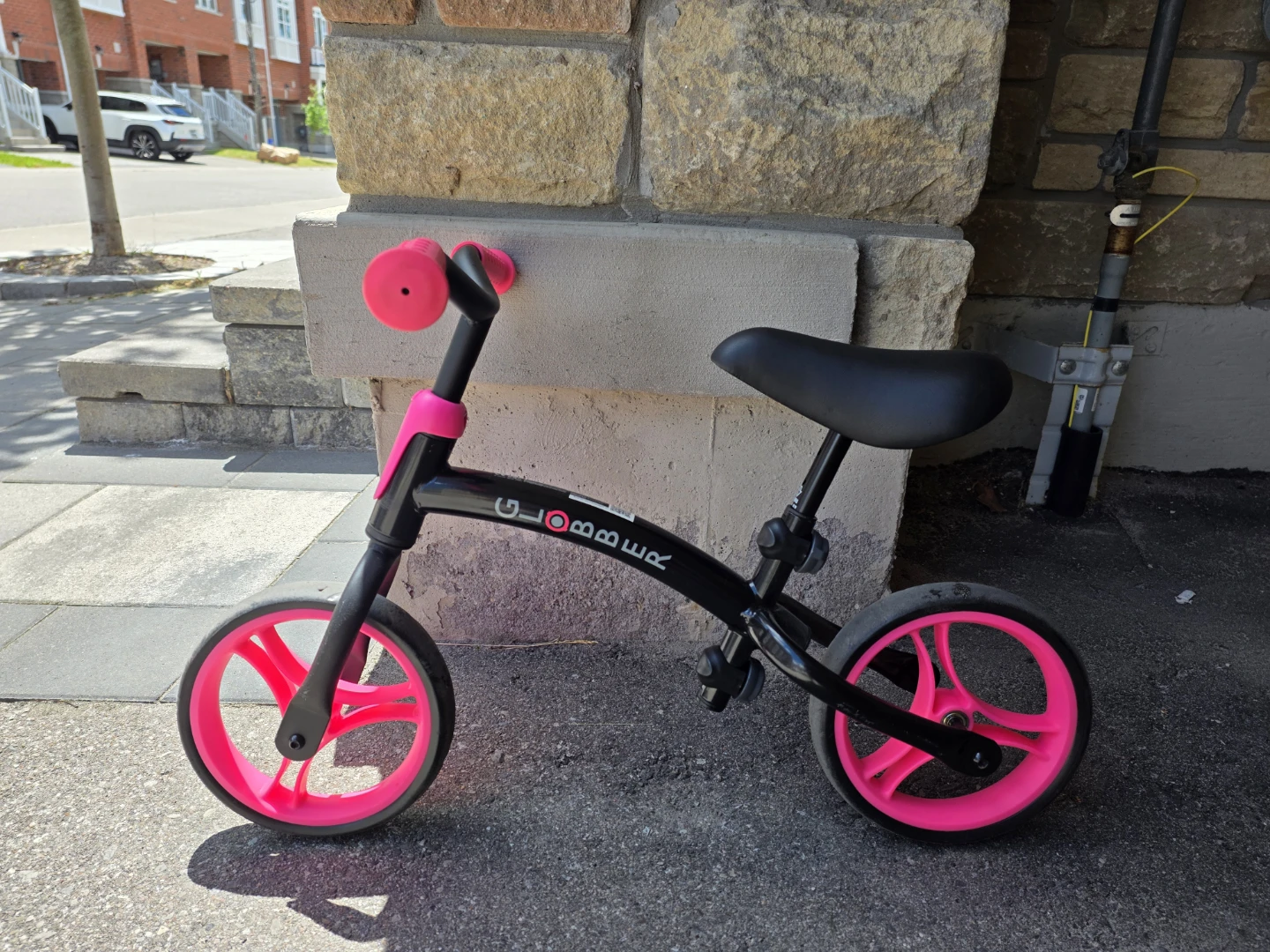Globber Balance Bike - Pink and Black