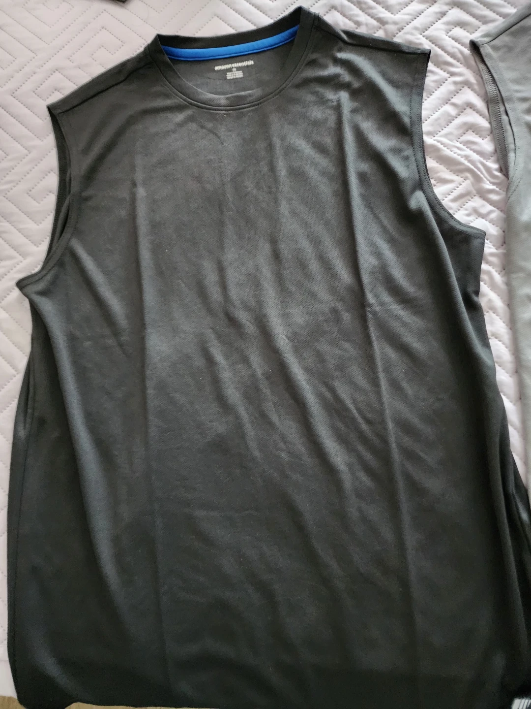 Amazon Essentials Sleeveless T-Shirts (2-Pack) - photo 4