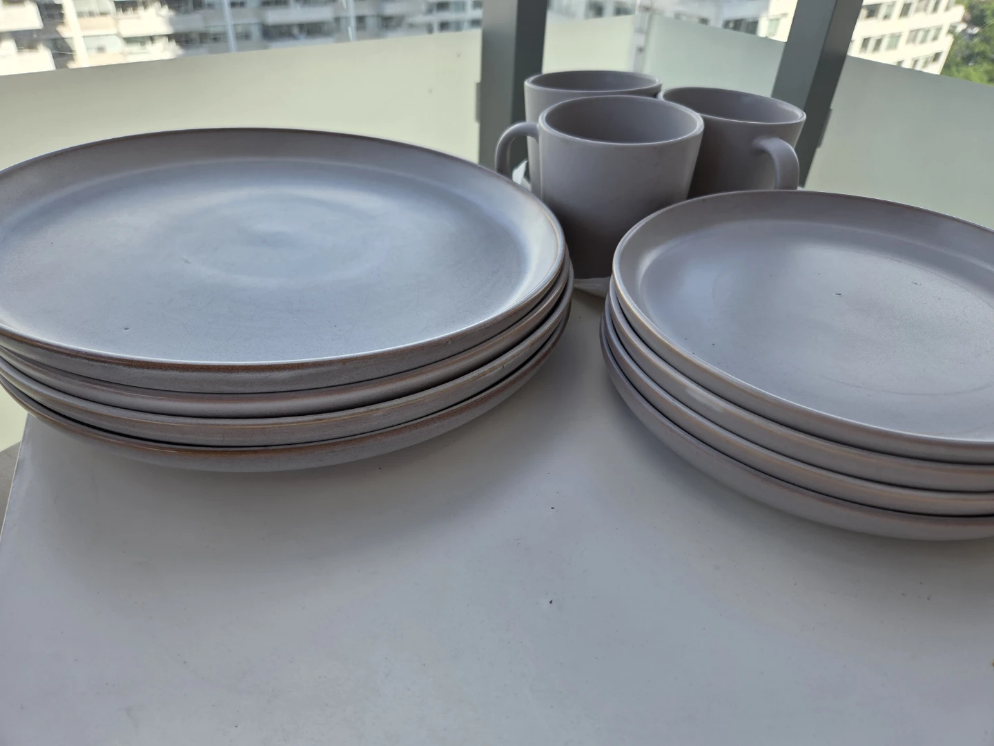 Set of 4 Mugs and 8 Plates - photo 2