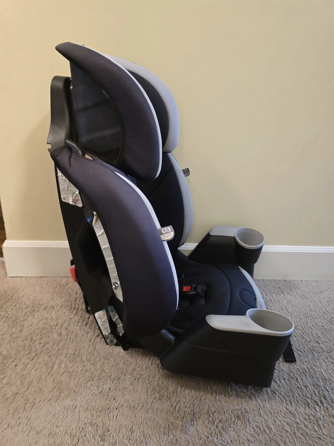 Evenflo Maestro Sport Harness Booster Car Seat (Granite) - photo 2