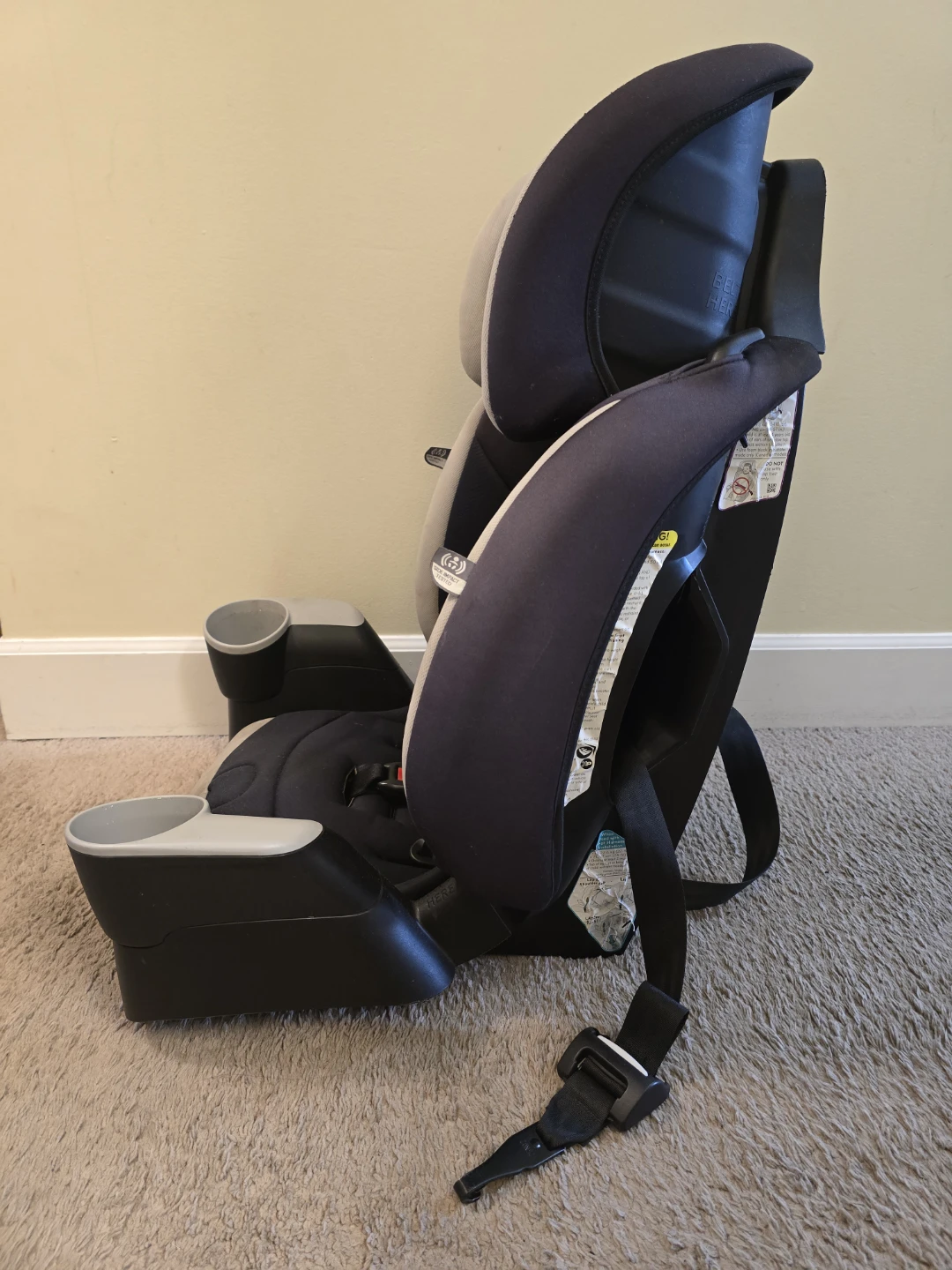 Evenflo Maestro Sport Harness Booster Car Seat (Granite) - photo 4