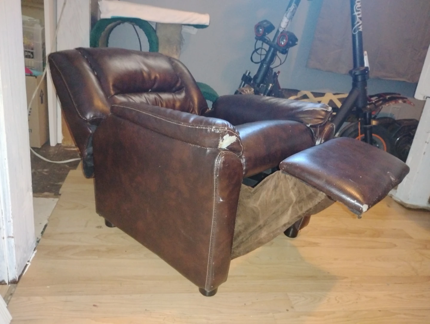 Brown Leather Recliner Chair - photo 2