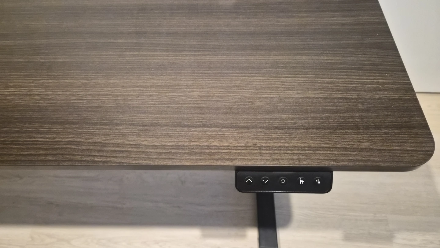 Ergonomic Gaming Chair and Electric Standing Desk - photo 2