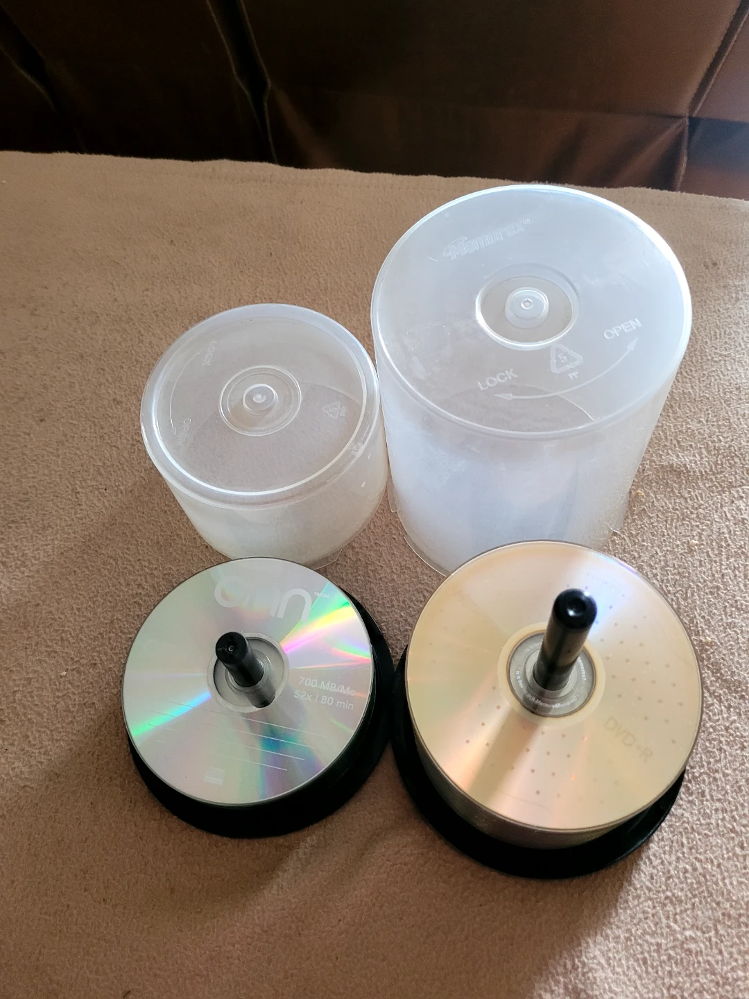 DVD-R & CD-R Disc Spindle Look