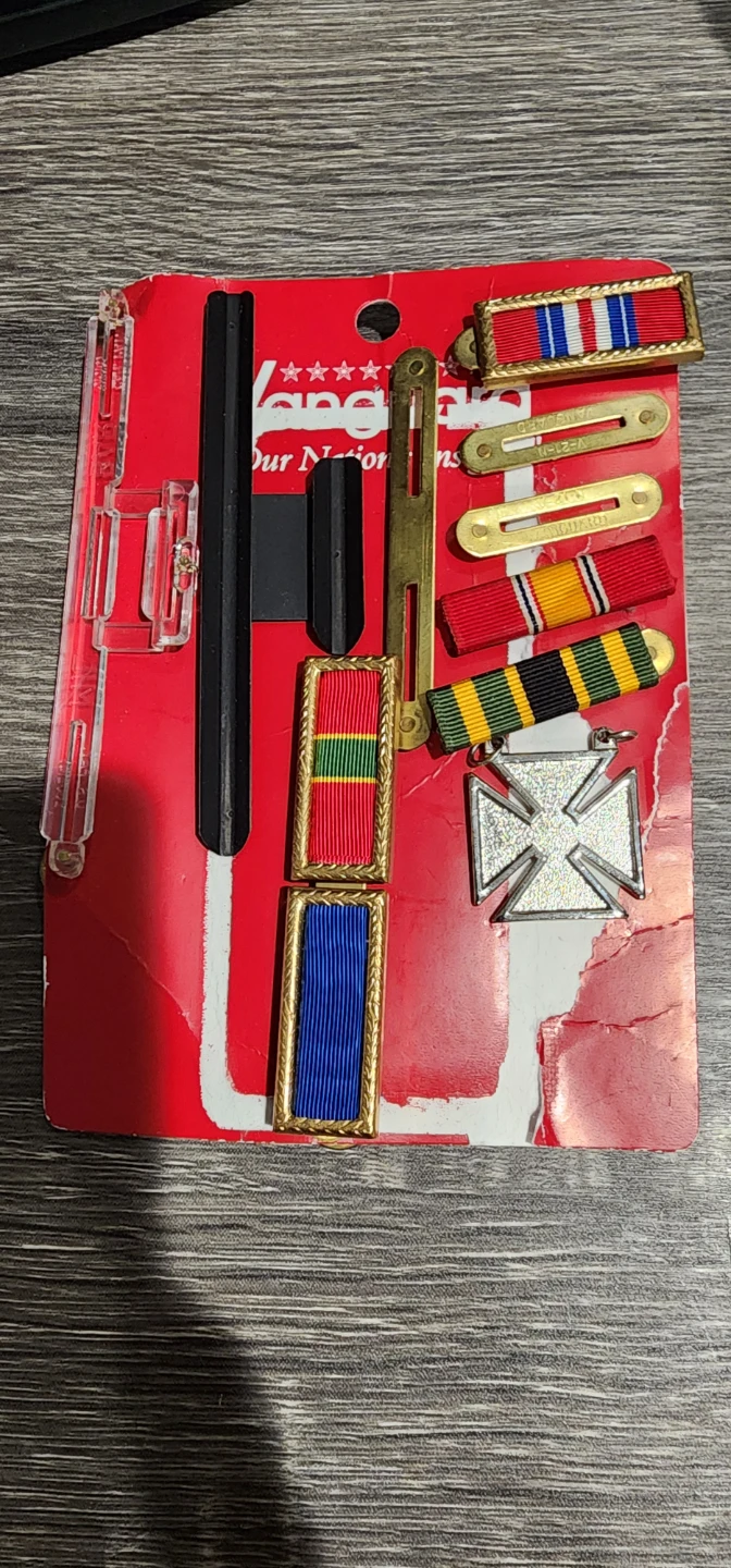 Vanguard Military Ribbon Set and Medal⚽