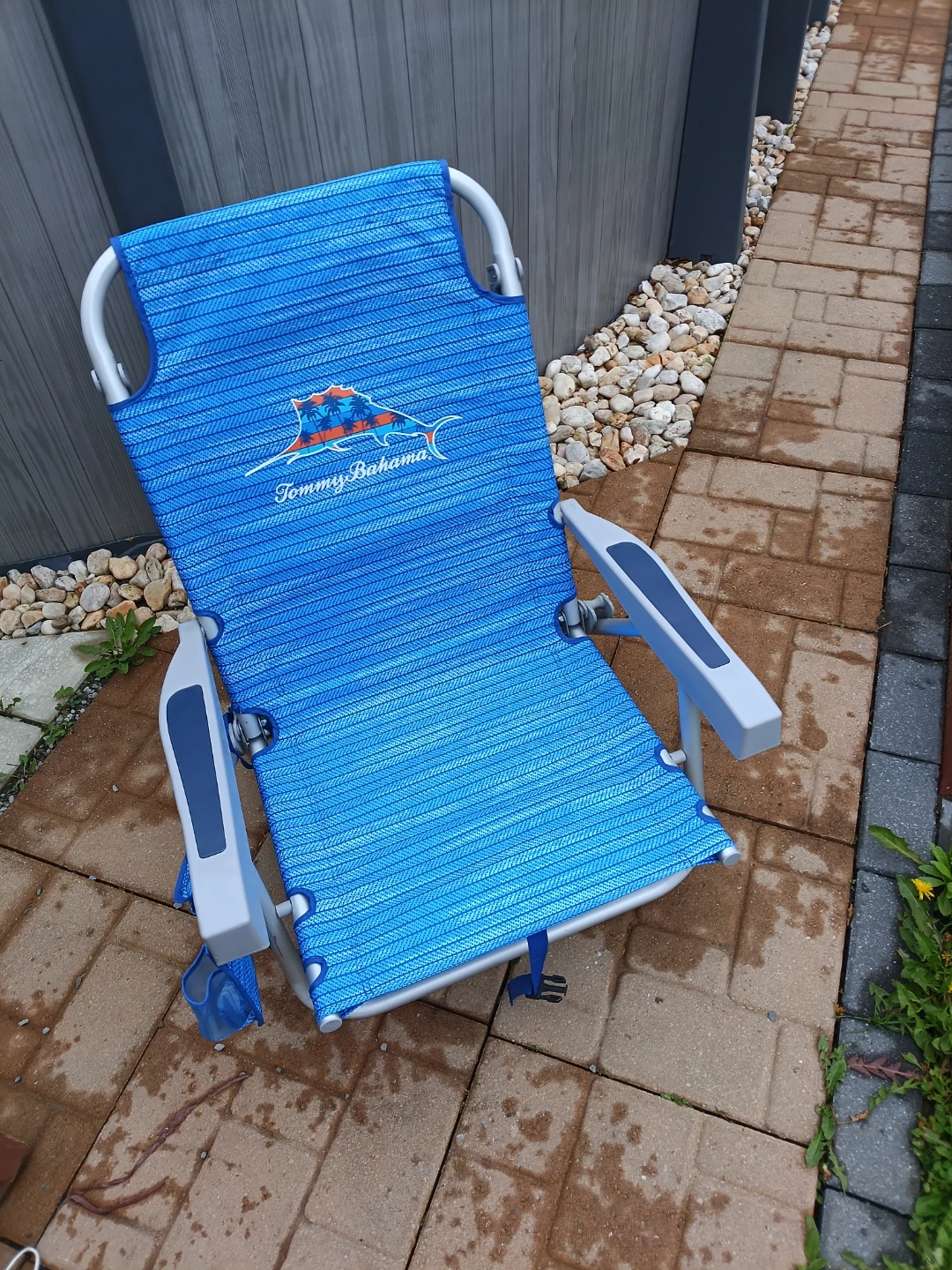 Tommy Bahama Blue Striped Backpack Beach Chair - photo 3