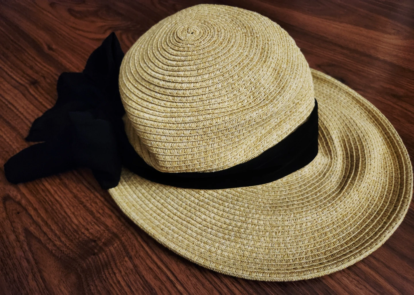 ⚽️ Straw Sun Hat with Black Ribbon and Bow