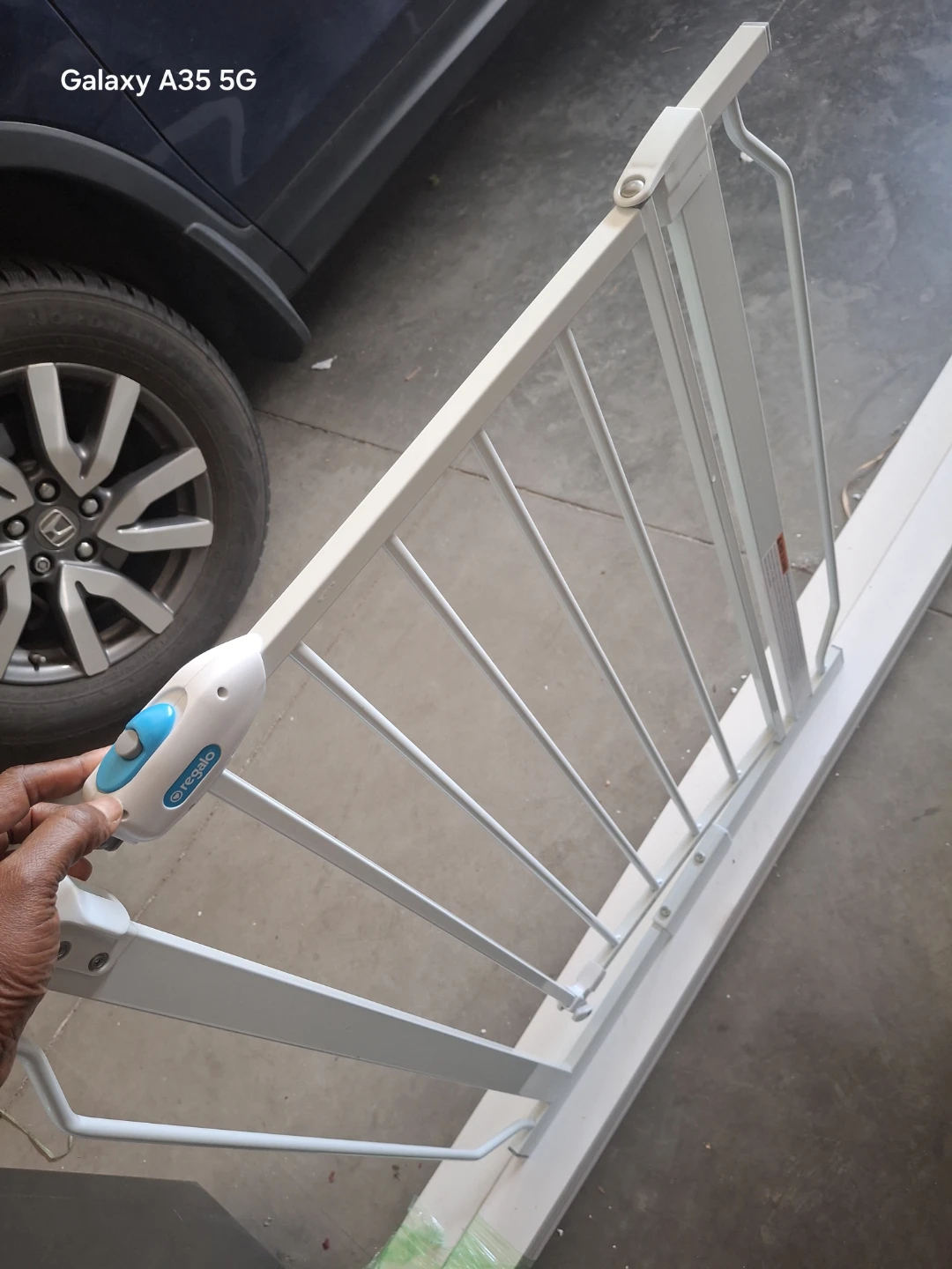 Regalo Wall Safe Extra Wide Safety Gate - photo 2