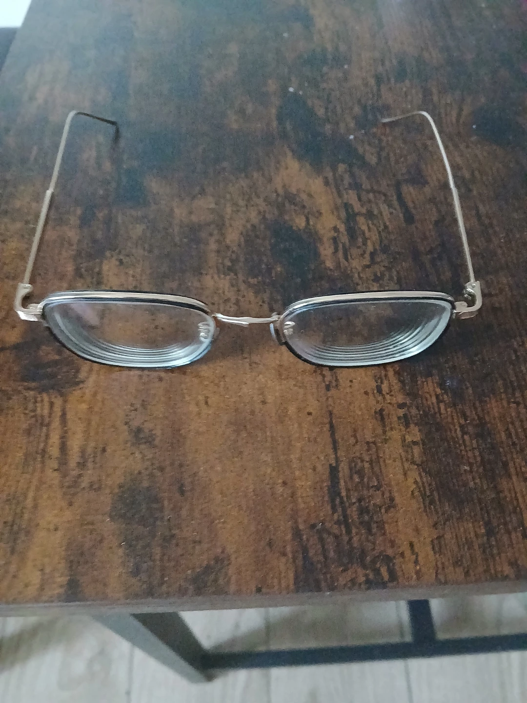 Gold-tone wire-frame glasses Cartier