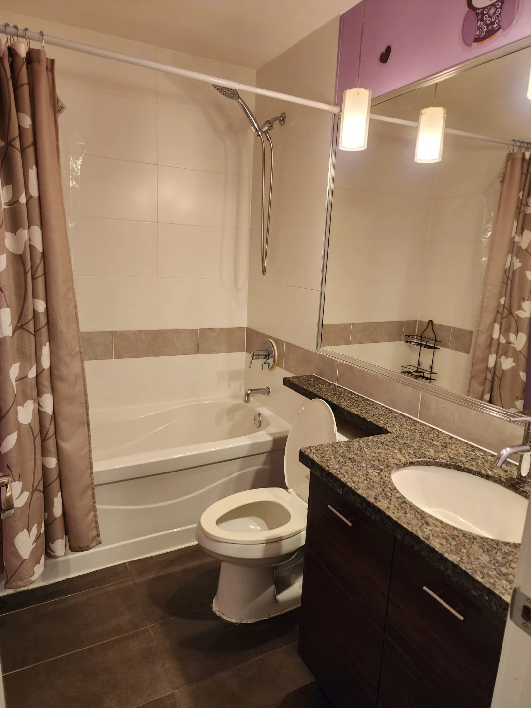 3 bedroom, 2.5 bath, townhouse, w amenity and garage. - photo 3