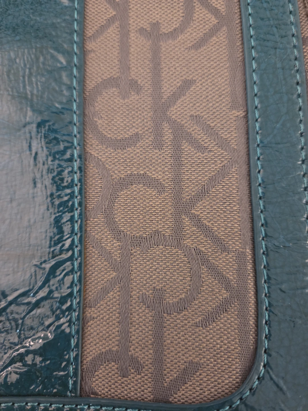 Calvin Klein Crossbody Messenger Bag - photo 2