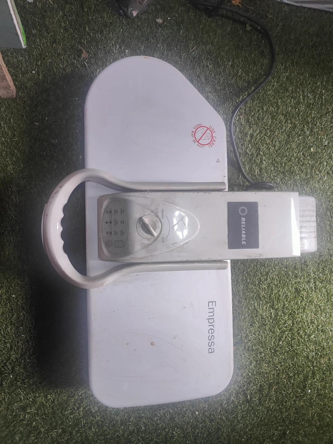 Reliable Empressa Steam Ironing Press - photo 2