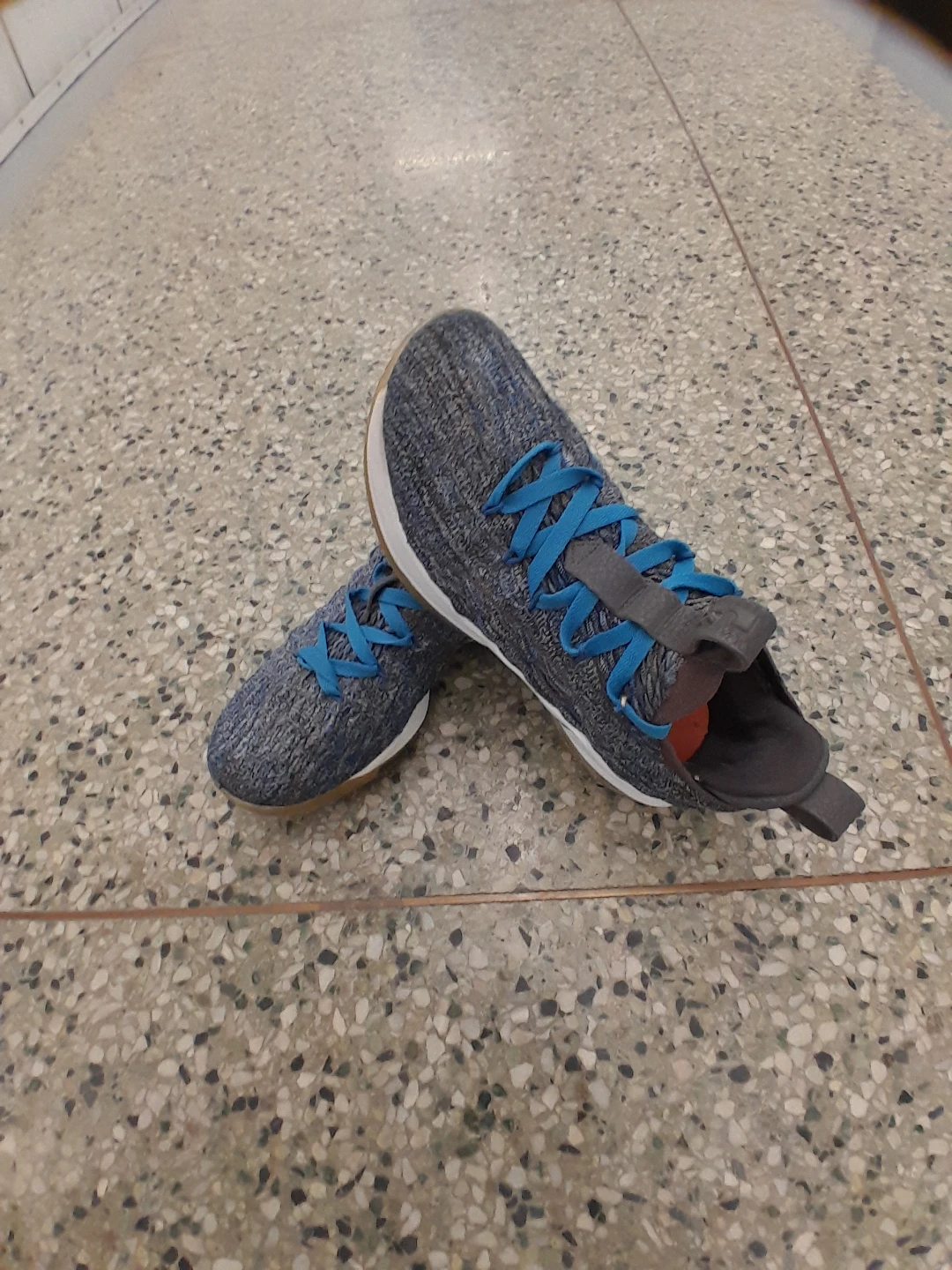 Nike Running Shoes Men's Size 8.5 - photo 3