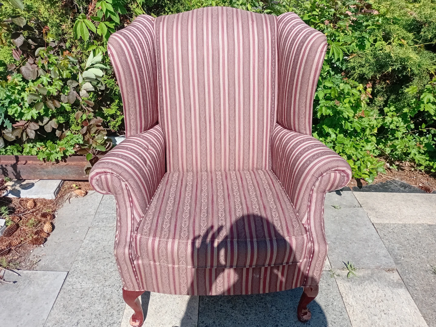 Wingback Armchair - Striped Fabric - photo 5