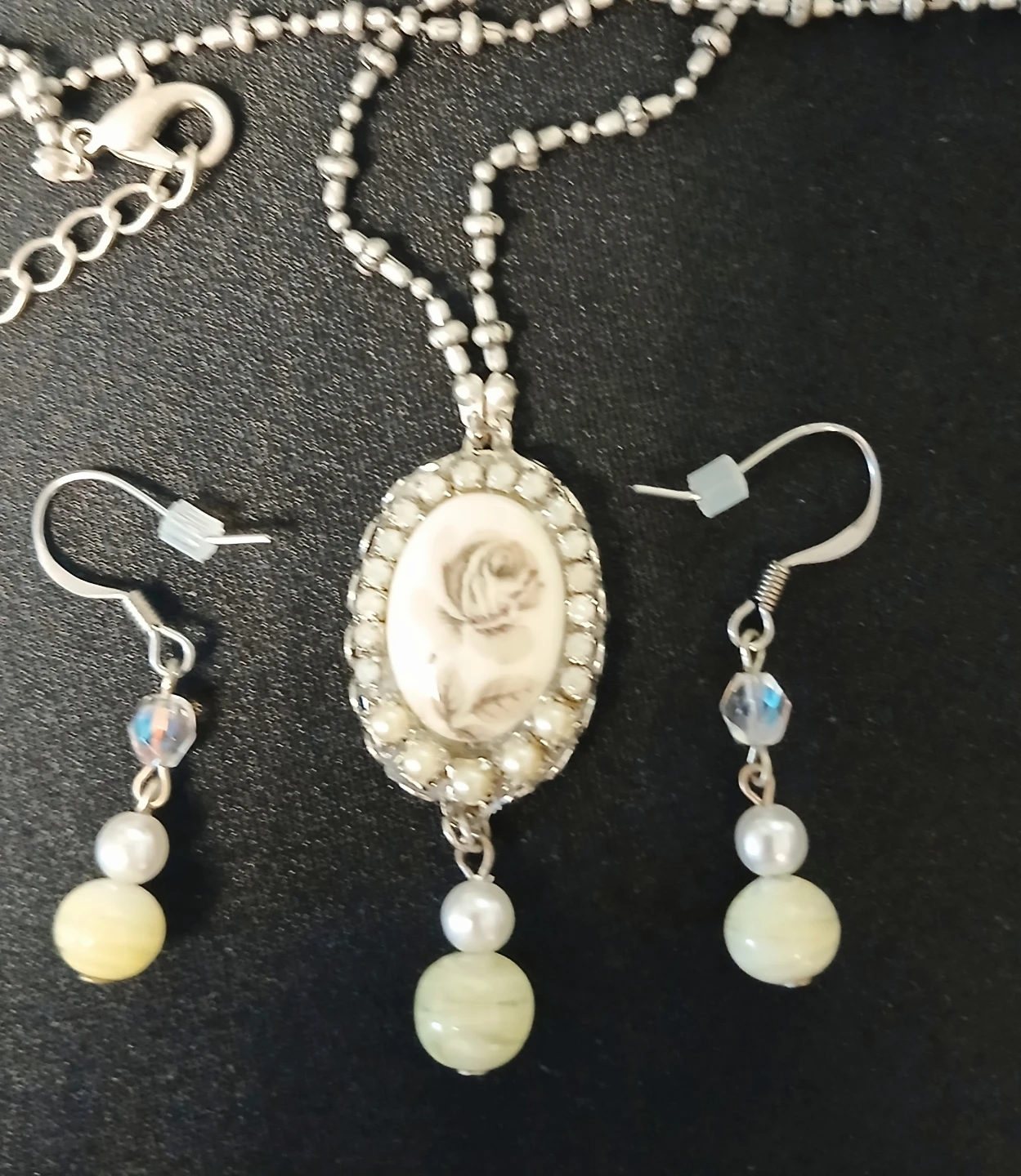 Rose Pendant Necklace and Earrings Set - photo 3