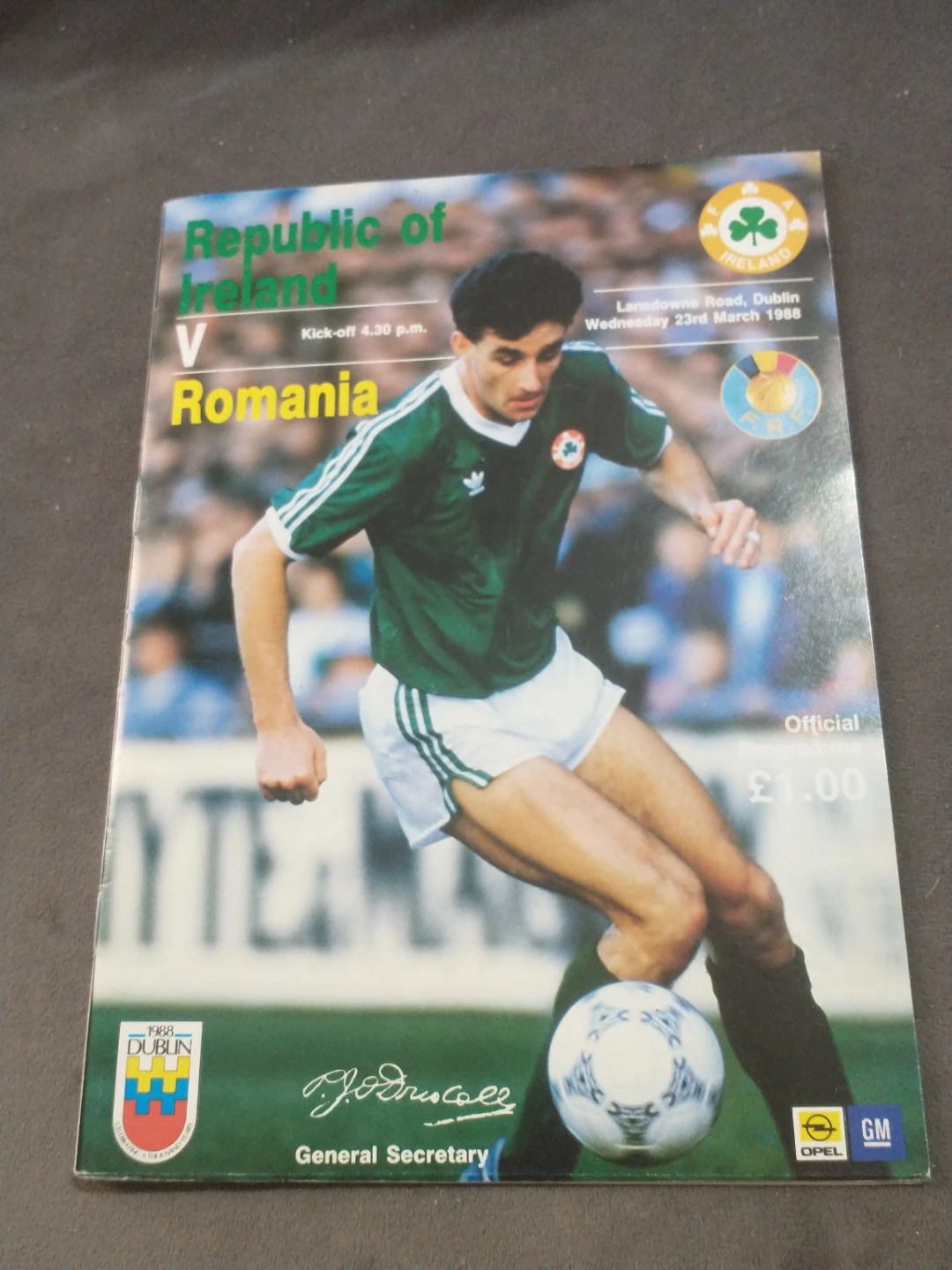 1988 Republic of Ireland v Romania Football Programme
