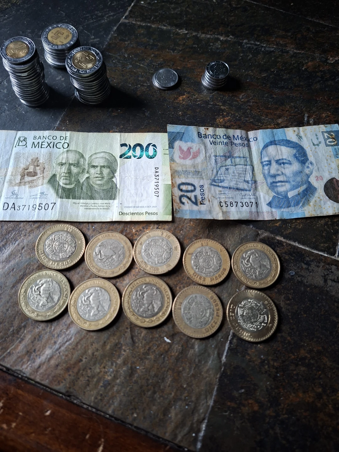 Mexican Pesos Banknotes and Coins