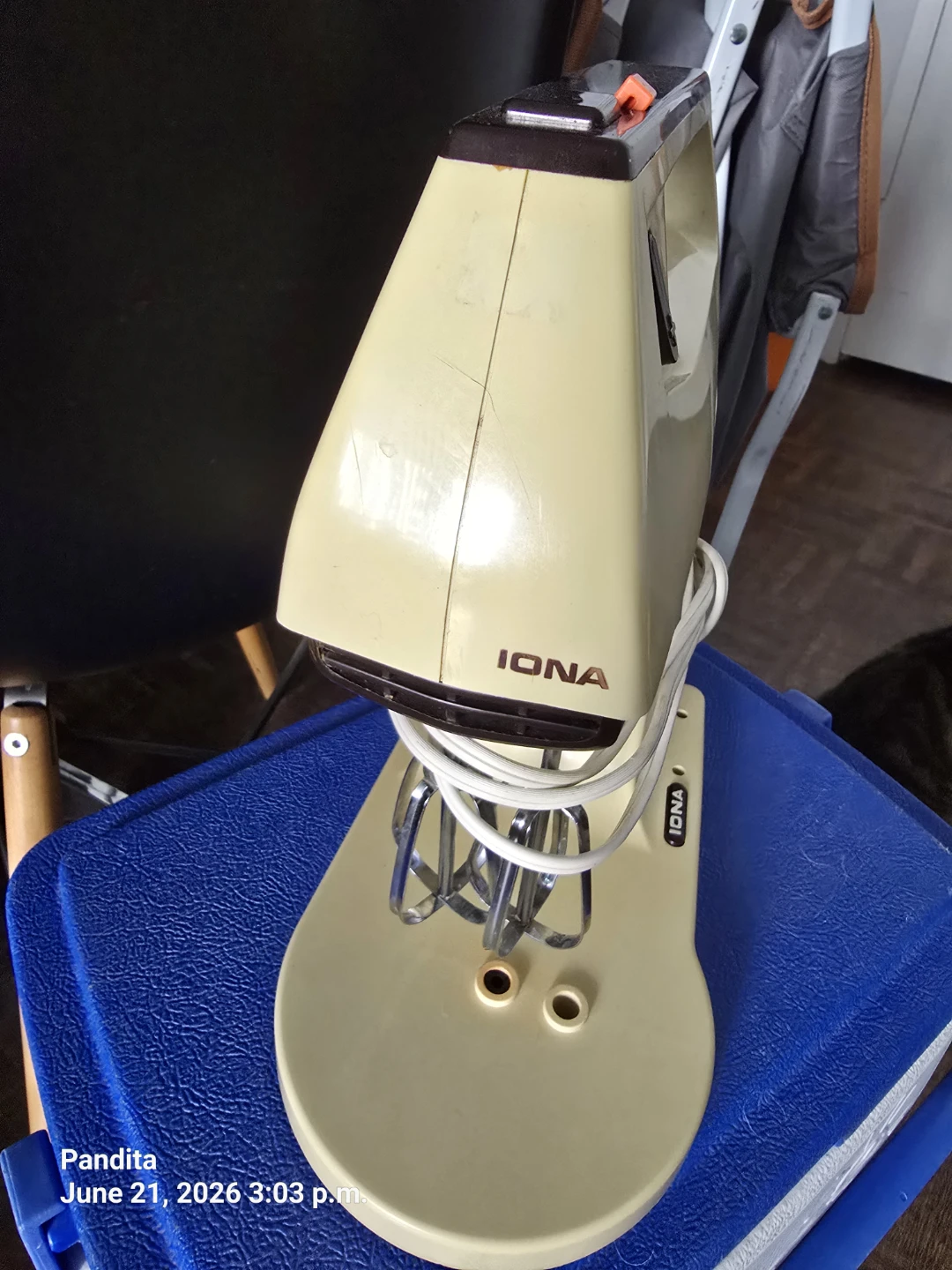 Iona Hand Mixer - Cream Colour - photo 4