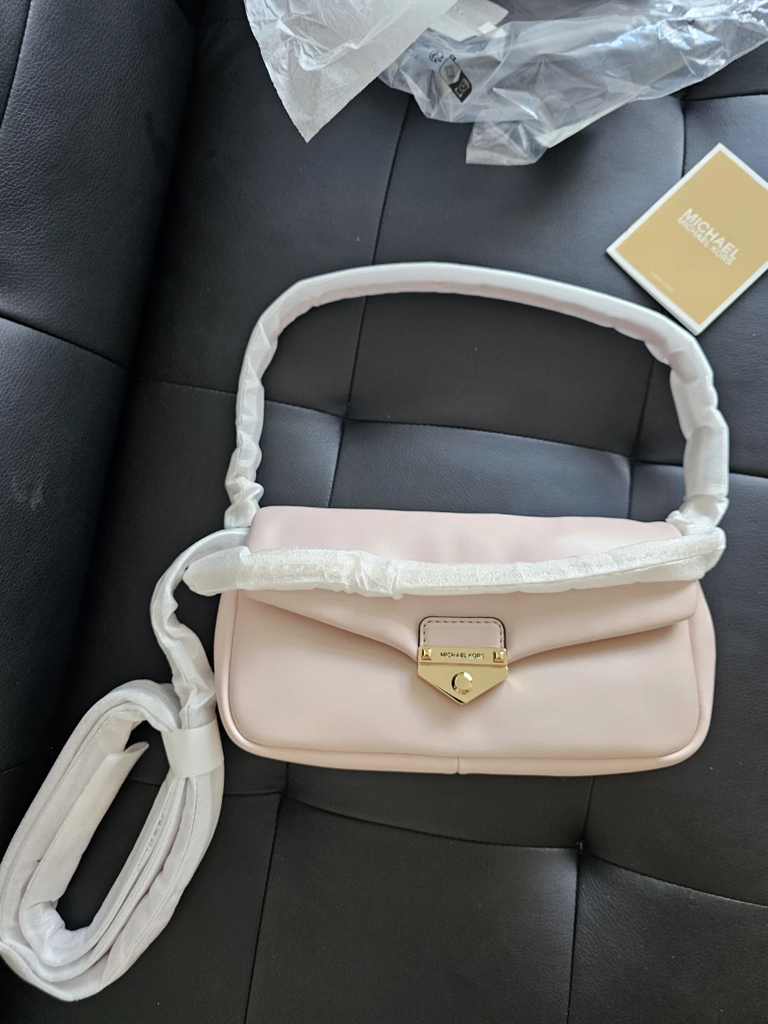 BNWT Authentic Michael Kors Pink Leather Shoulder Bag - photo 2