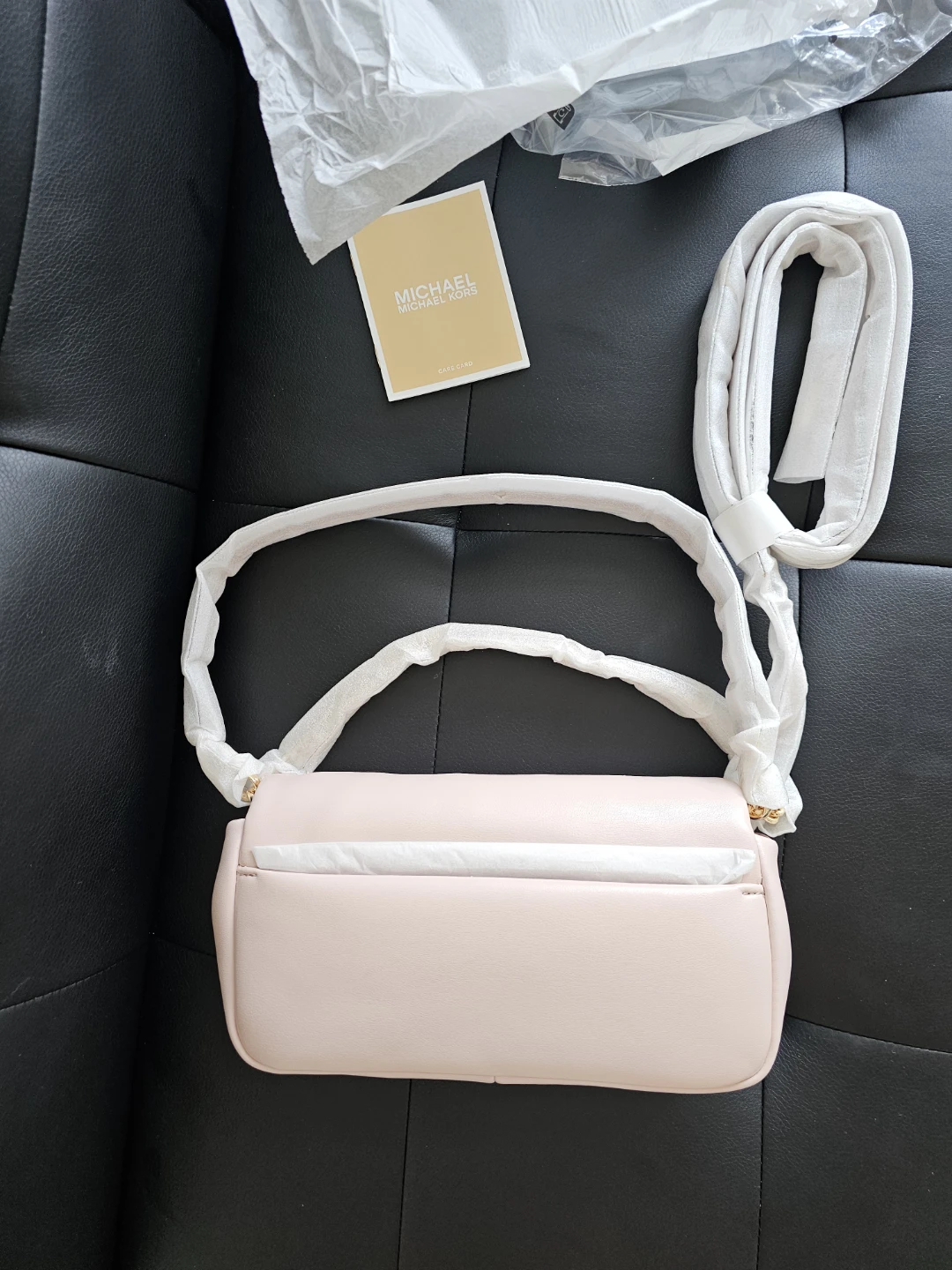 BNWT Authentic Michael Kors Pink Leather Shoulder Bag - photo 3