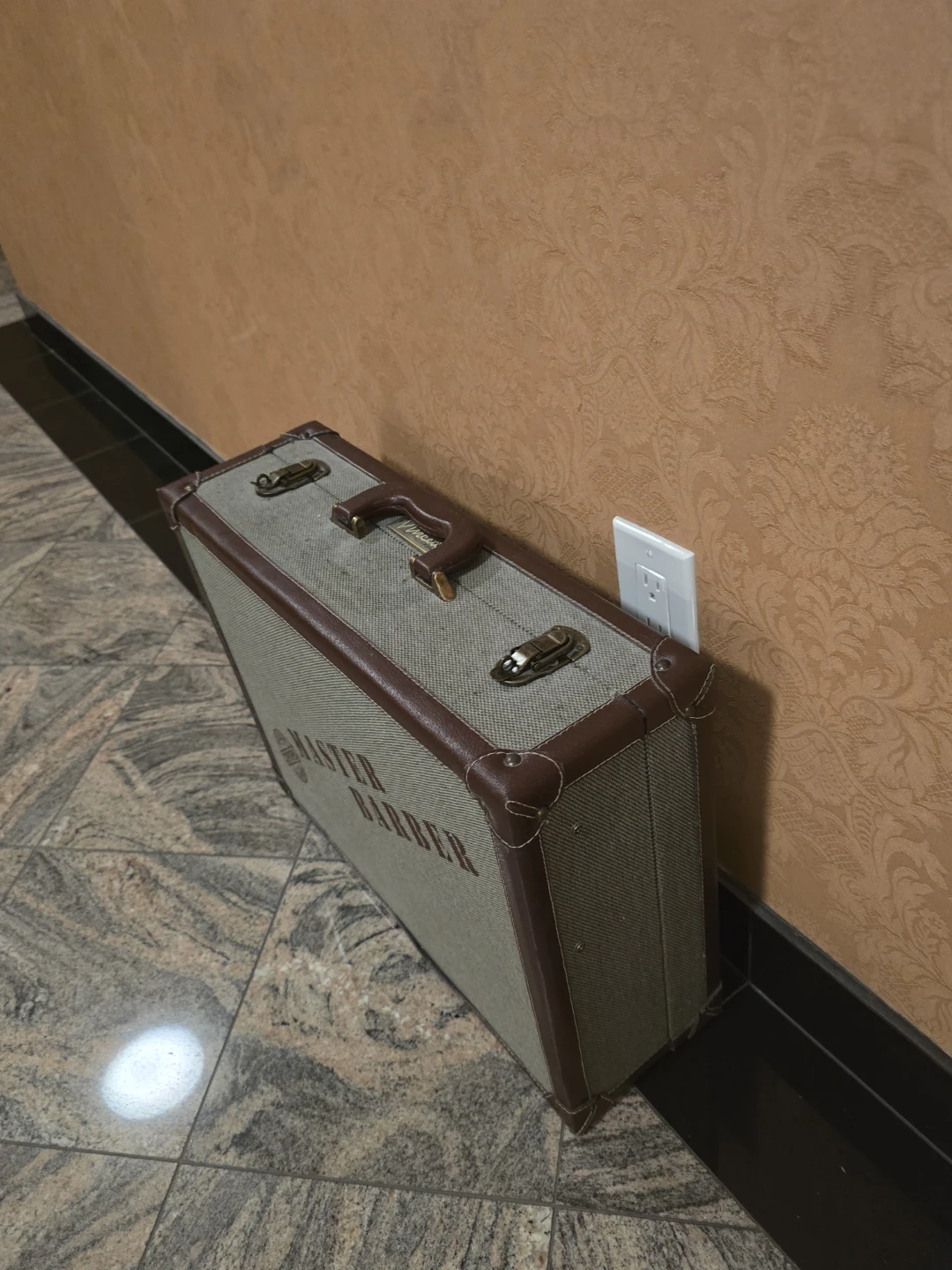ANTIQUE STYLE Master  Barber Case – Adventure - photo 2