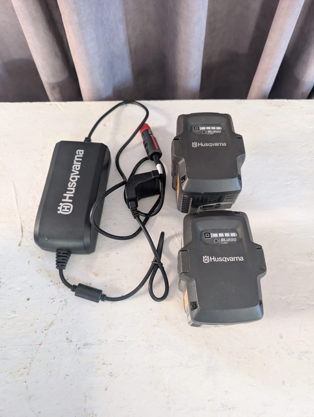 Husqvarna BL200 Battery Kit with Charger