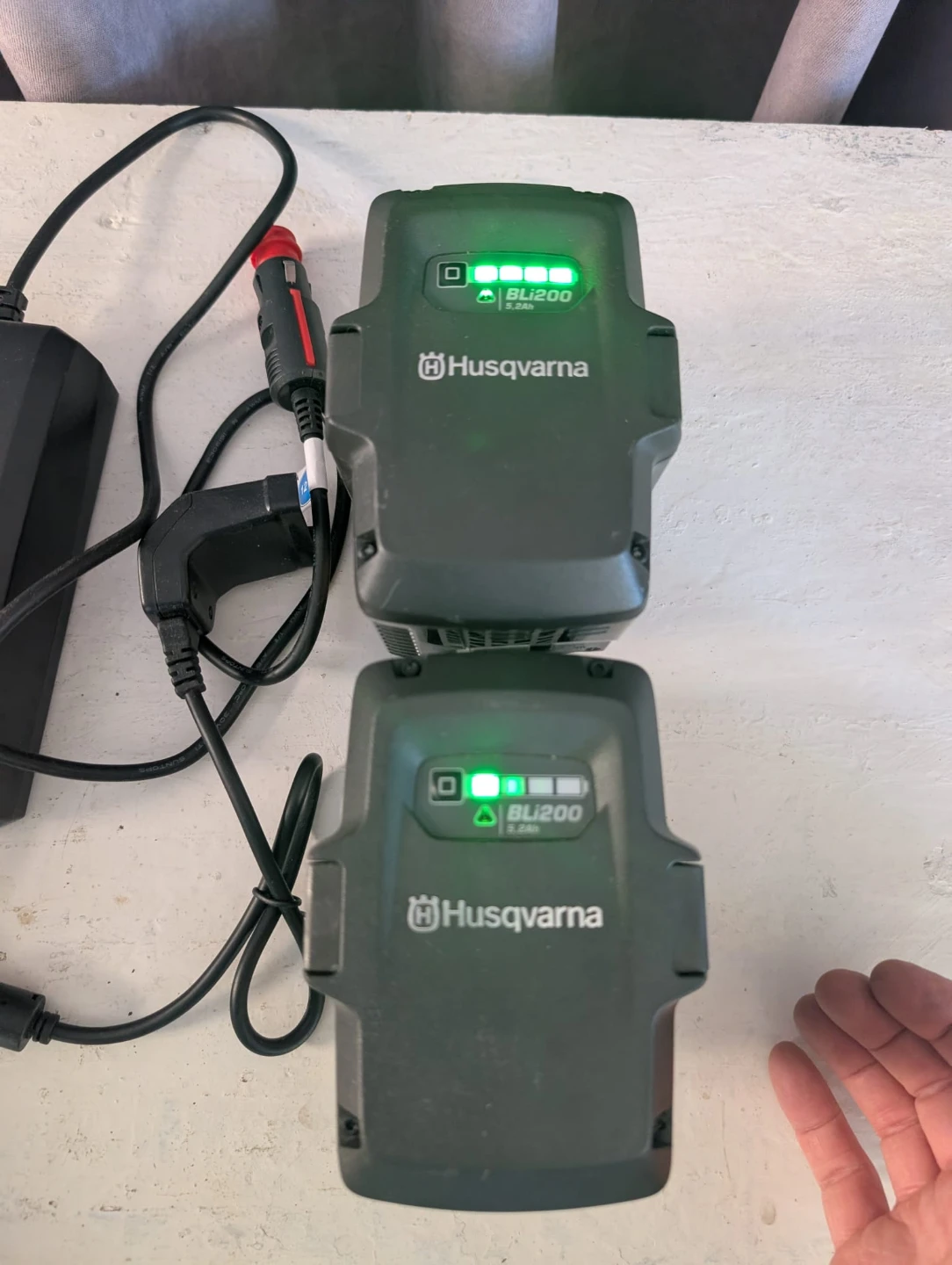 Husqvarna BL200 Battery Kit with Charger - photo 2