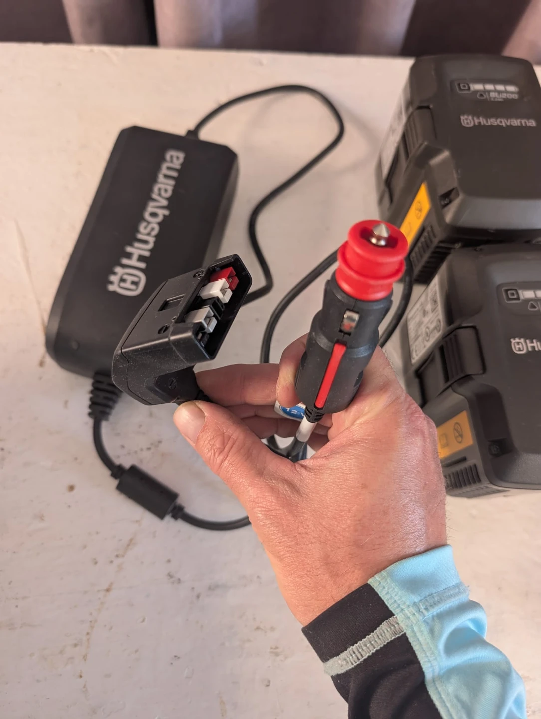 Husqvarna BL200 Battery Kit with Charger - photo 3