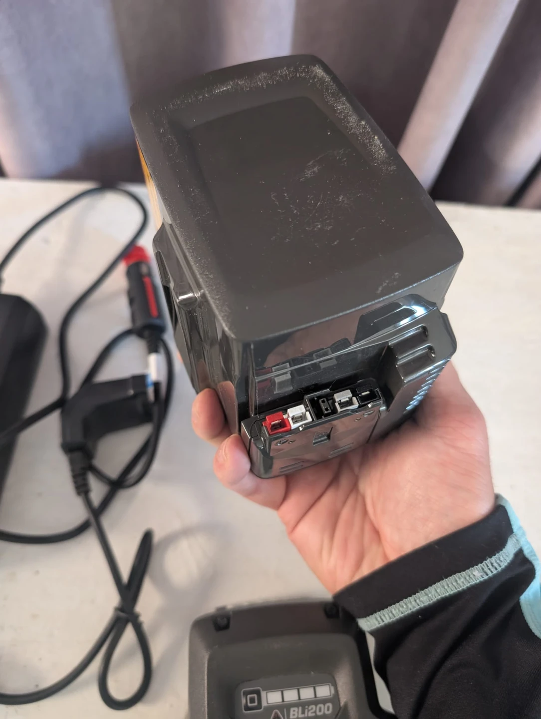 Husqvarna BL200 Battery Kit with Charger - photo 5