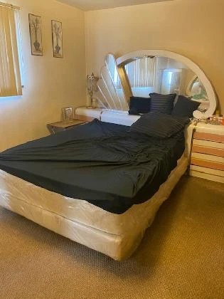 Queen bedroom set