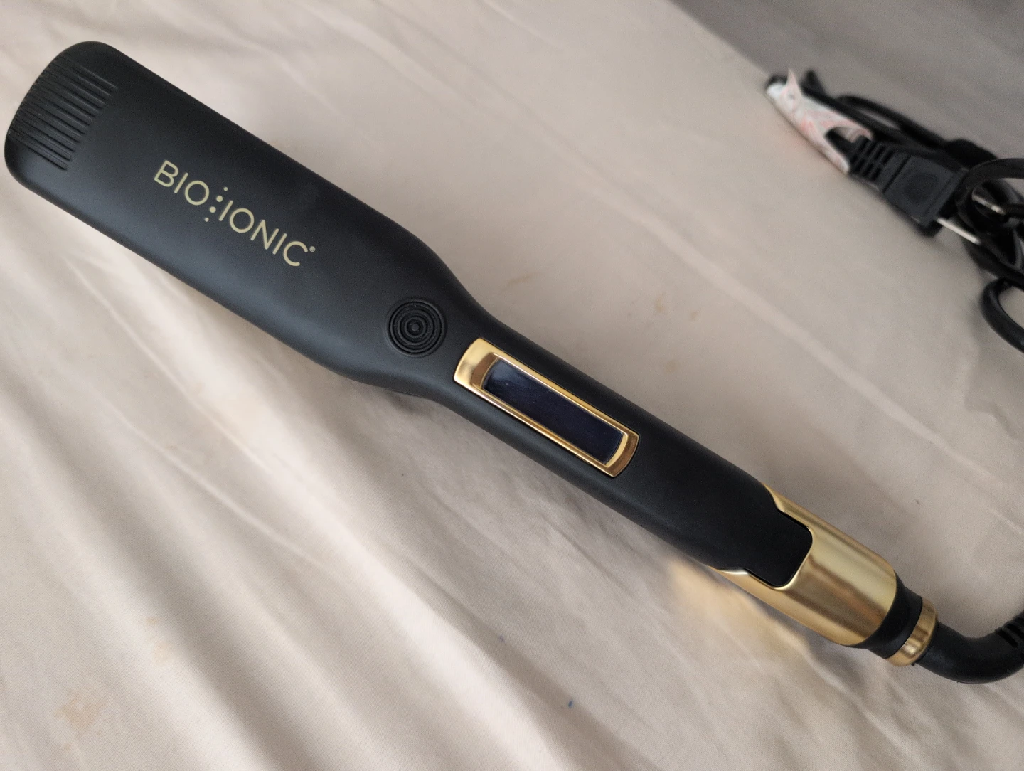 Bio Ionic Hair Straightener - photo 2