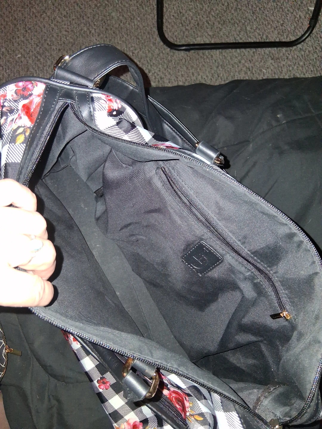 LD brand. Black and White Gingham Floral Duffel Bag - photo 2