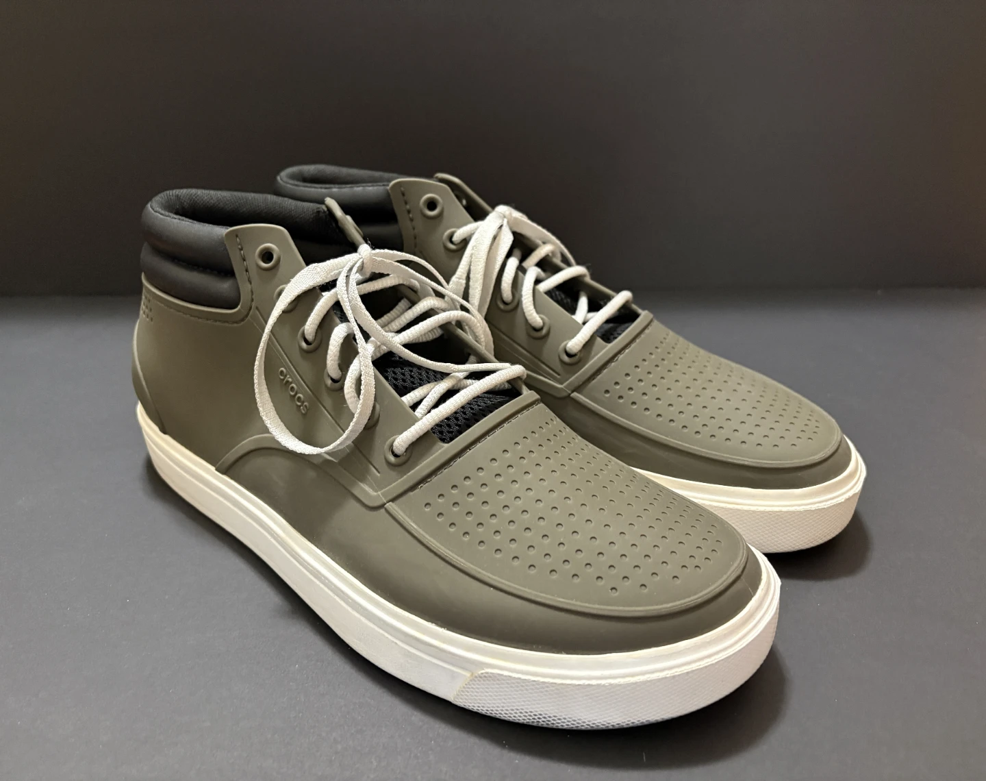 Crocs sneakers size9M