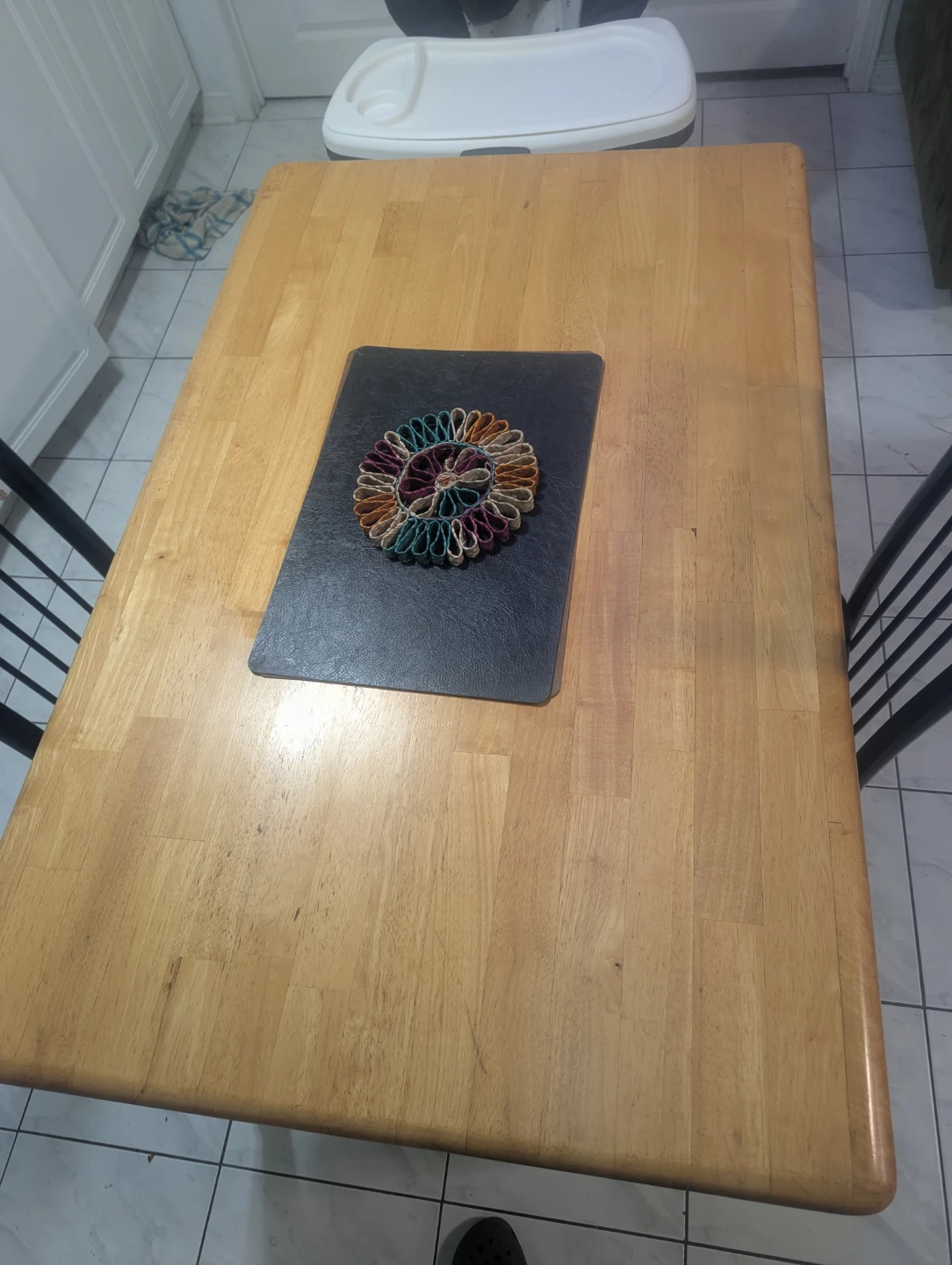 Table and dining chairs in great condition
