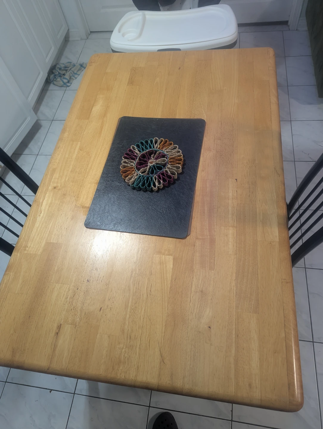 Table and dining chairs in great condition - photo 5