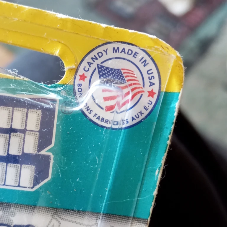 PEZ Minions: The Rise of Gru Dispenser with Lemon Candy - photo 5
