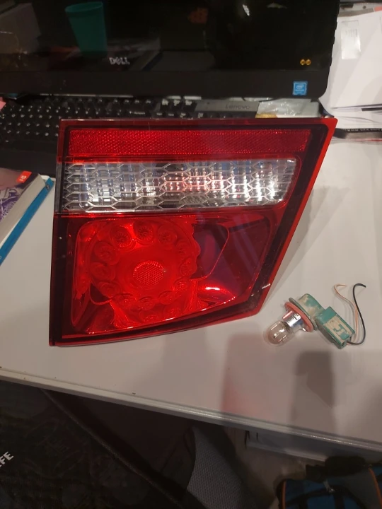 Mopar Tail Light Assembly 2015 - 2020 Dodge Journey CP - photo 3